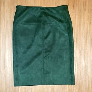 KENSIE EUC forest green skirt size small